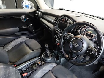 Used MINI Hatch 2018 for sale - 79584341: Photo