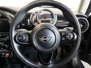 Used MINI Hatch 2018 for sale - 79584341: Photo