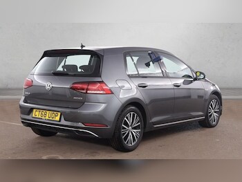 Used Volkswagen Golf 2019 for sale - 77850097: Photo