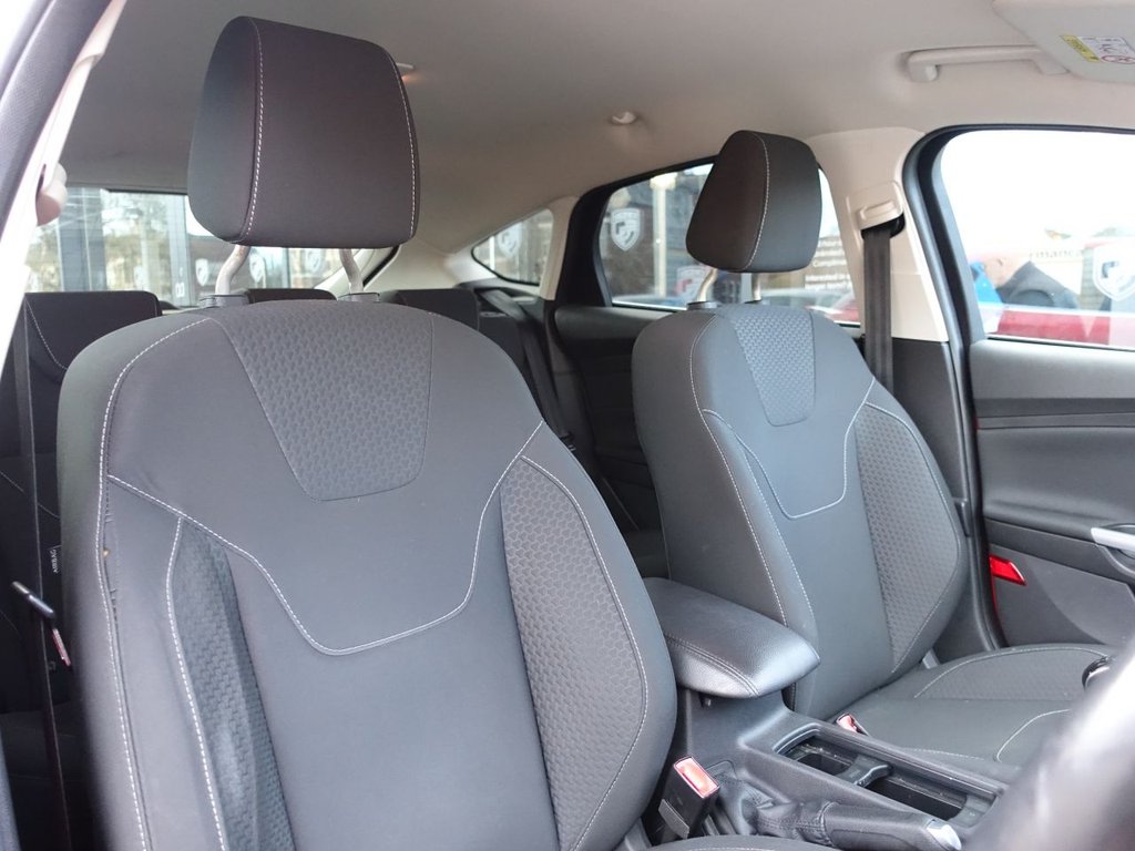 Used Ford Focus 2015 for sale - 76496863: Photo 3