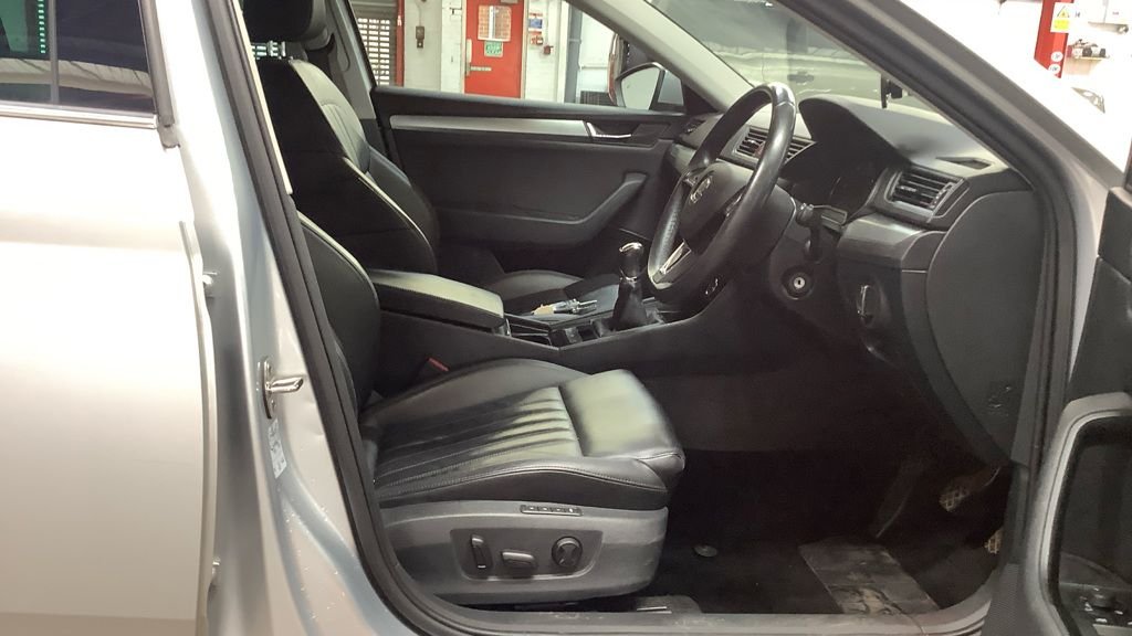 Used Skoda Superb 2019 for sale - 76038639: Photo 3