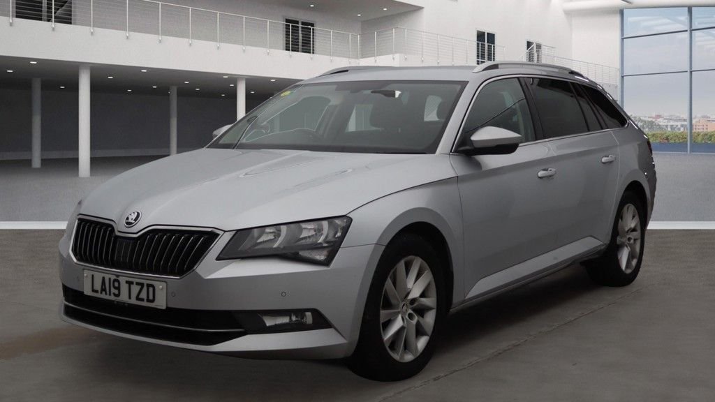 Used Skoda Superb 2019 for sale - 76038639: Photo 4