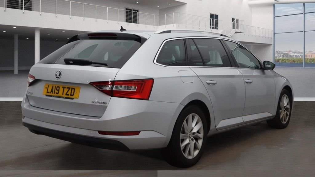 Used Skoda Superb 2019 for sale - 76038639: Photo 5