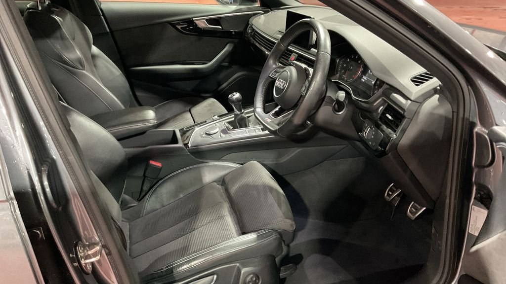 Used Audi A4 2017 for sale - 76539618: Photo 3