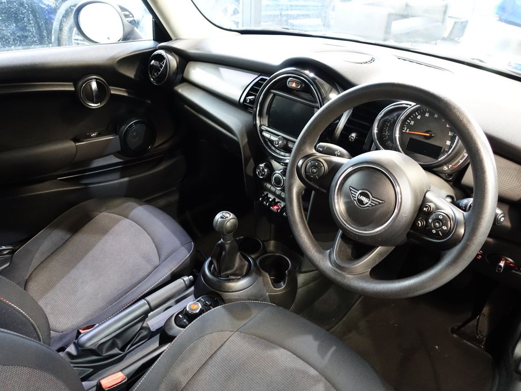 Used MINI Hatch 2018 for sale - 77572234: Photo 2