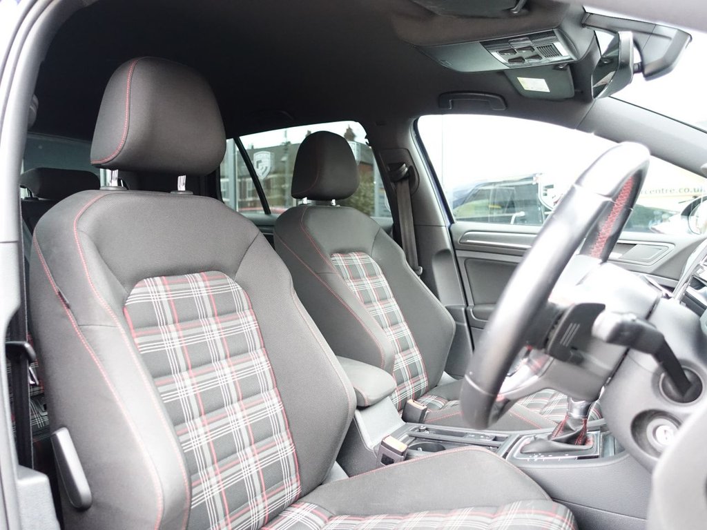 Used Volkswagen Golf 2018 for sale - 76098138: Photo 3