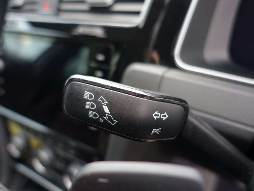 Used Volkswagen Golf 2018 for sale - 76098138: Photo 36