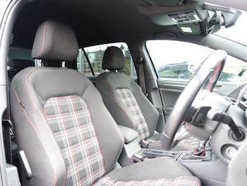 Used Volkswagen Golf 2018 for sale - 76098138: Photo 3