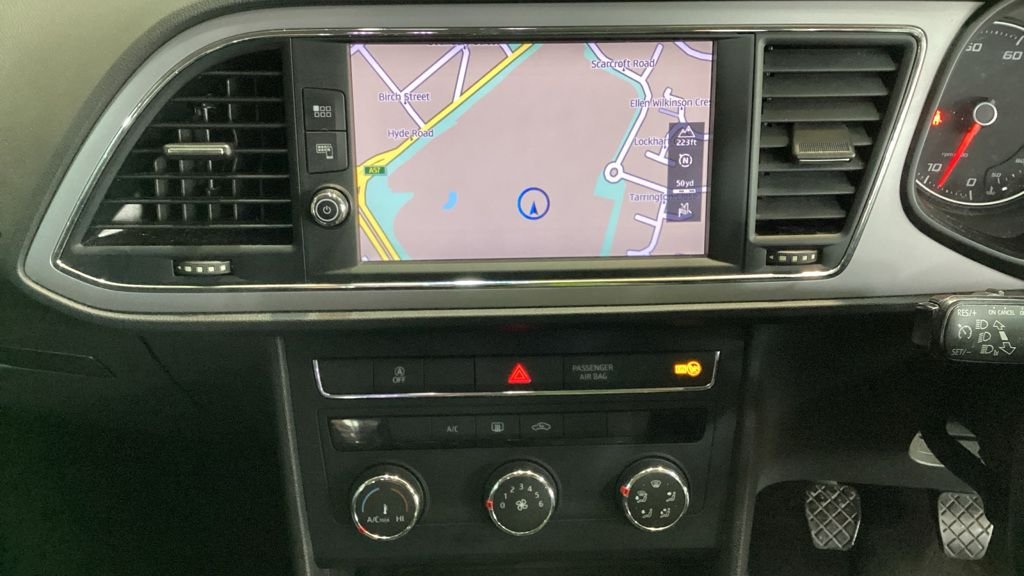 Used SEAT Leon 2018 for sale - 76345529: Photo 2