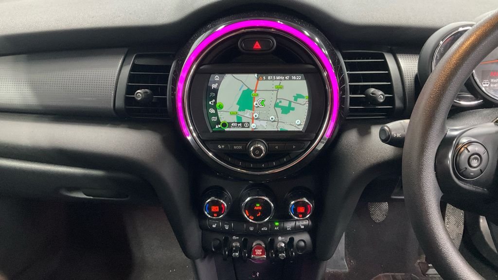 Used MINI Hatch 2019 for sale - 76686471: Photo 2