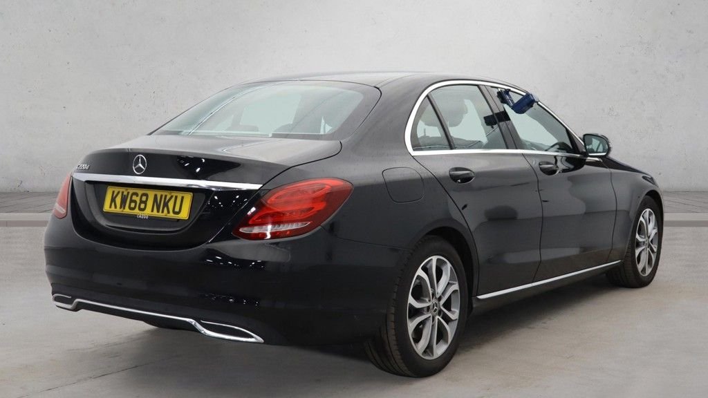 Used Mercedes-Benz C Class 2019 for sale - 77101004: Photo 4