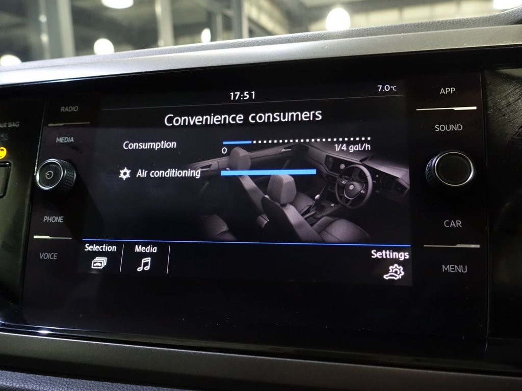 Used Volkswagen Polo 2018 for sale - 77212390: Photo 30