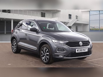 Used Volkswagen T-Roc 2018 for sale - 77966950: Photo
