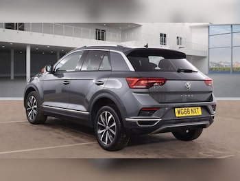 Used Volkswagen T-Roc 2018 for sale - 77966950: Photo