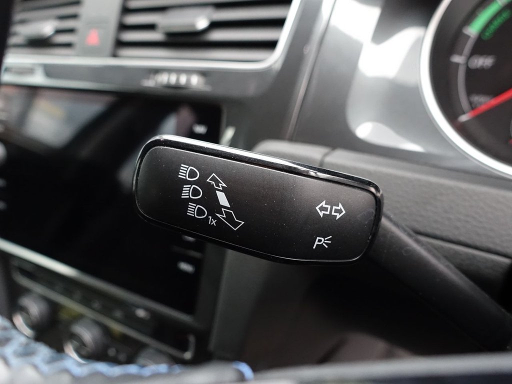 Used Volkswagen Golf 2019 for sale - 76068664: Photo 30