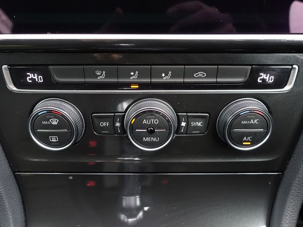 Used Volkswagen Golf 2019 for sale - 76068664: Photo 35