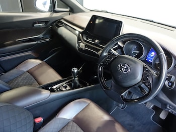 Used Toyota C-HR 2018 for sale - 79584567: Photo
