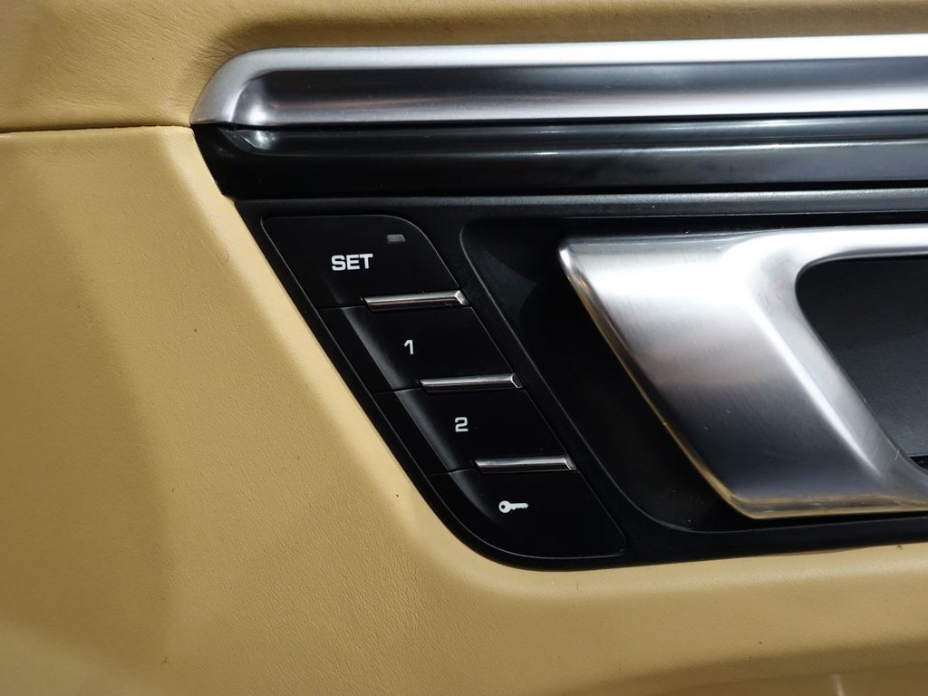 Used Porsche Macan 2016 for sale - 77341484: Photo 29