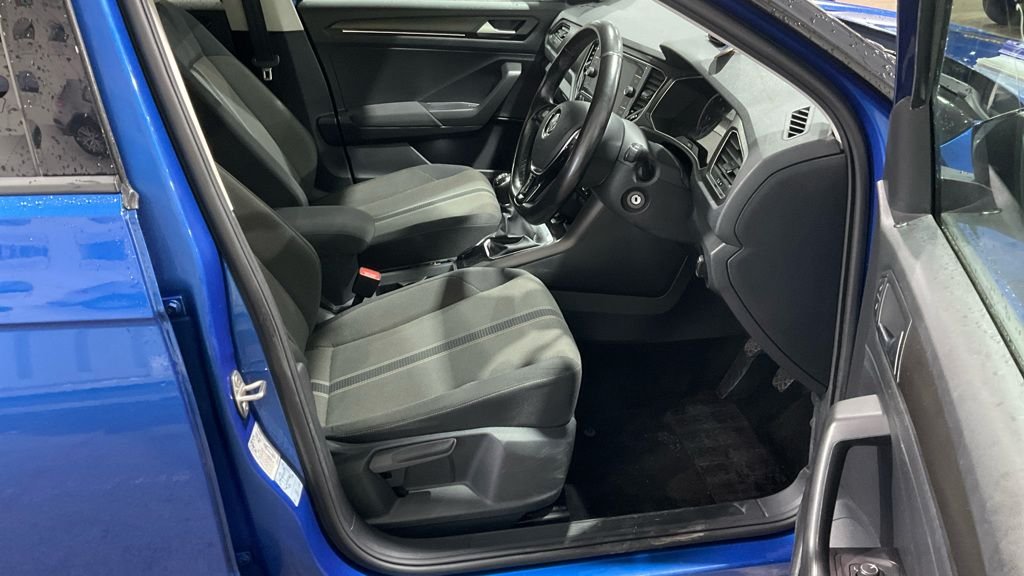 Used Volkswagen T-Roc 2019 for sale - 76591071: Photo 2