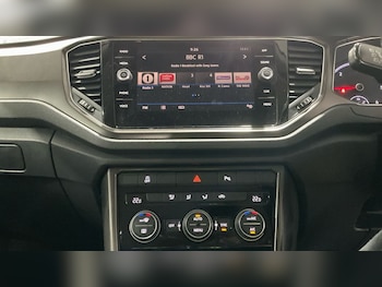 Used Volkswagen T-Roc 2019 for sale - 76591071: Photo