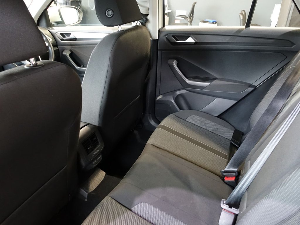 Used Volkswagen T-Roc 2023 for sale - 77100998: Photo 16