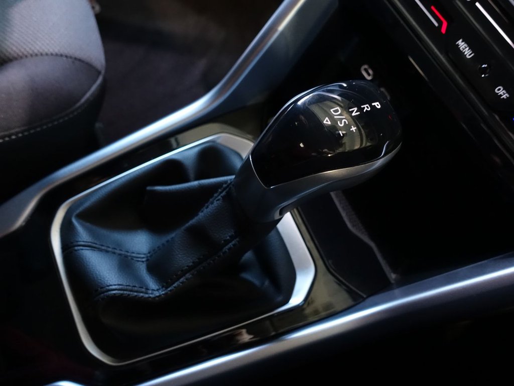 Used Volkswagen T-Roc 2023 for sale - 77100998: Photo 24