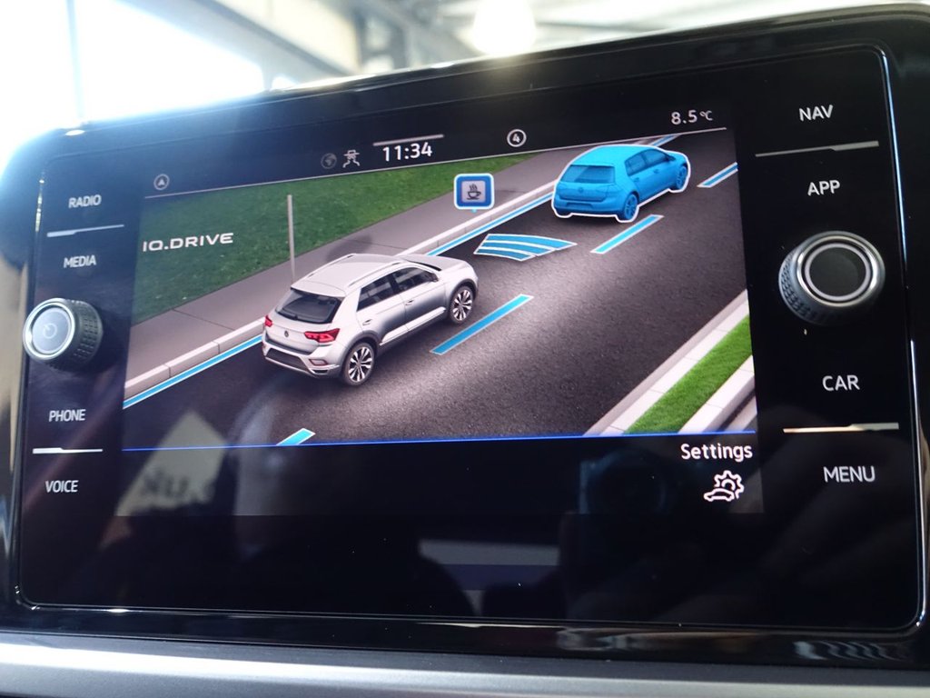 Used Volkswagen T-Roc 2023 for sale - 77100998: Photo 32