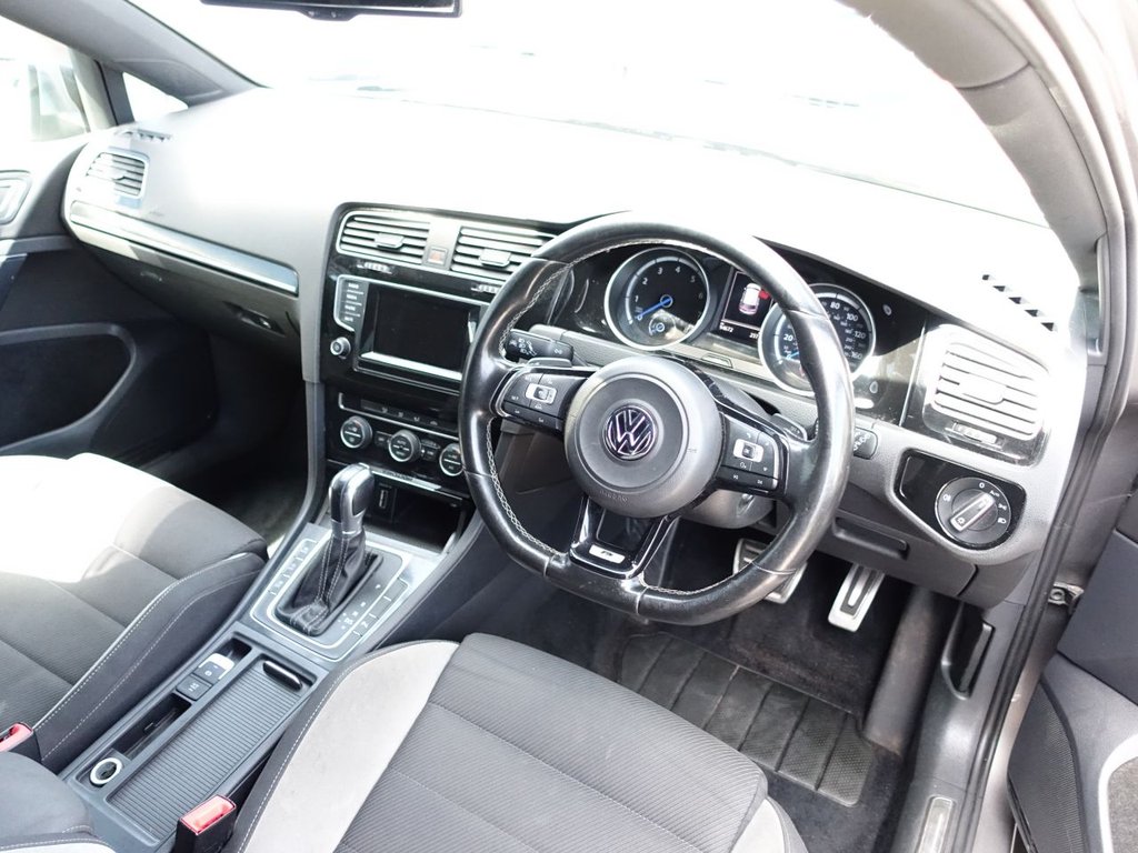 Used Volkswagen Golf 2014 for sale - 76098126: Photo 11