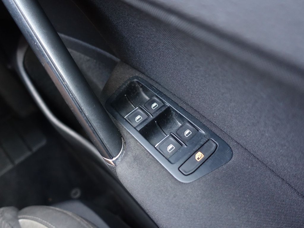 Used Volkswagen Golf 2014 for sale - 76098126: Photo 34