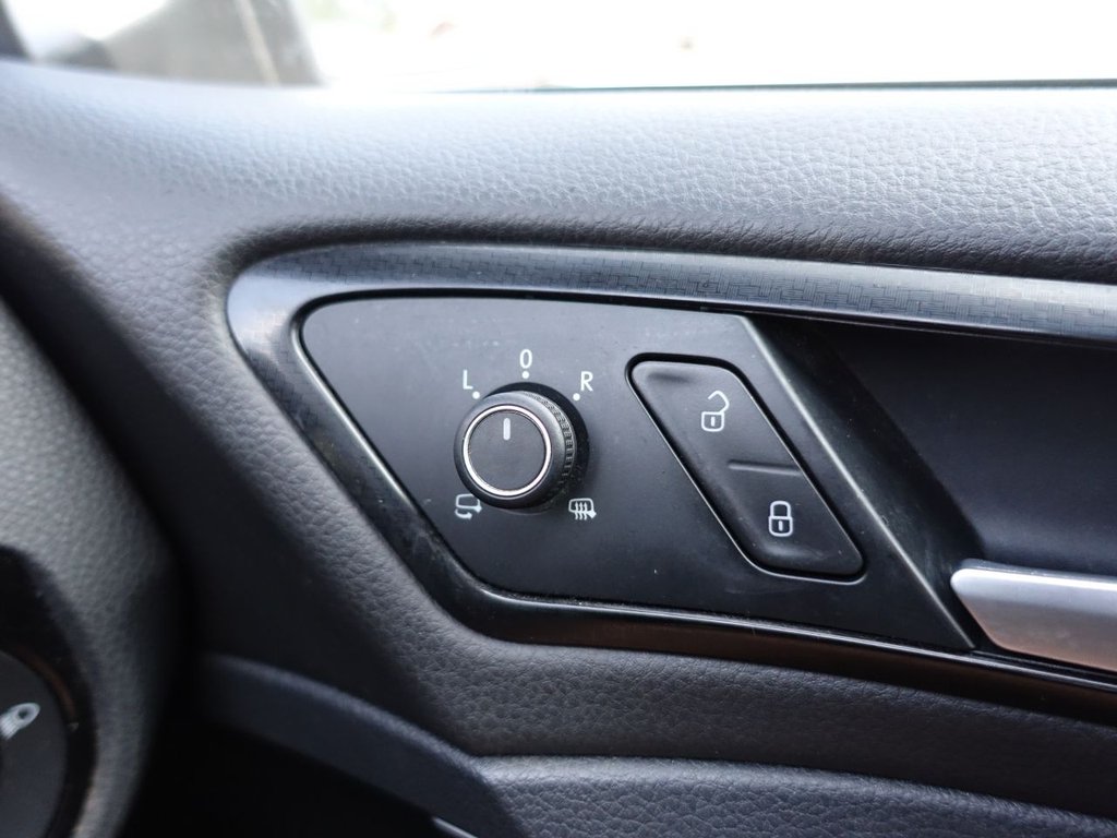 Used Volkswagen Golf 2014 for sale - 76098126: Photo 35