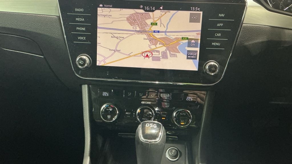 Used Skoda Superb 2017 for sale - 76368221: Photo 2