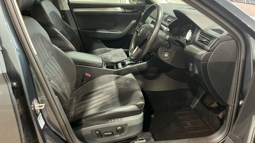 Used Skoda Superb 2017 for sale - 76368221: Photo 3