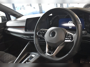 Used Volkswagen Golf 2021 for sale - 75727454: Photo