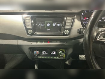 Used Skoda Fabia 2016 for sale - 76203481: Photo 2