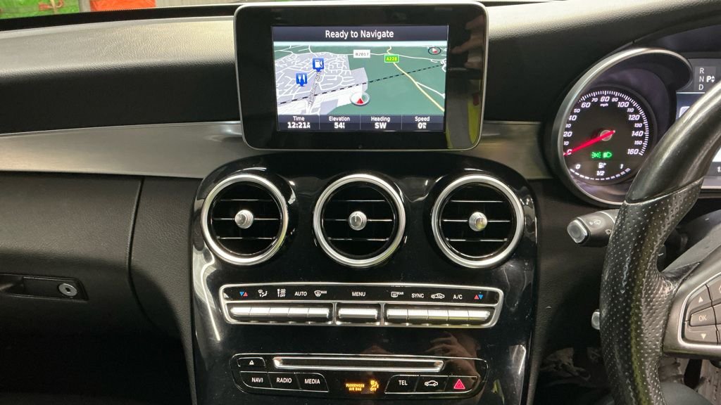 Used Mercedes-Benz C Class 2016 for sale - 76559309: Photo 2