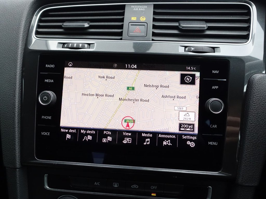 Used Volkswagen Golf 2017 for sale - 76454074: Photo 2