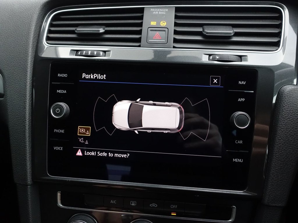 Used Volkswagen Golf 2017 for sale - 76454074: Photo 20