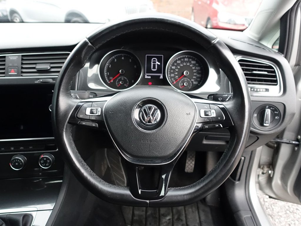 Used Volkswagen Golf 2017 for sale - 76454074: Photo 28