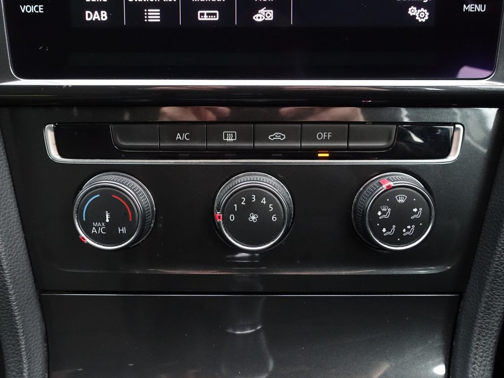 Used Volkswagen Golf 2017 for sale - 76454074: Photo 32