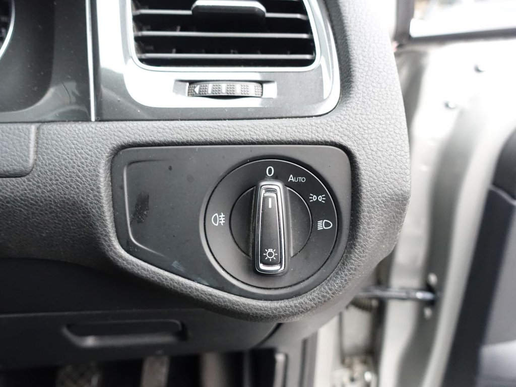 Used Volkswagen Golf 2017 for sale - 76454074: Photo 40