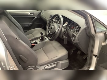 Used Volkswagen Golf 2019 for sale - 76338631: Photo