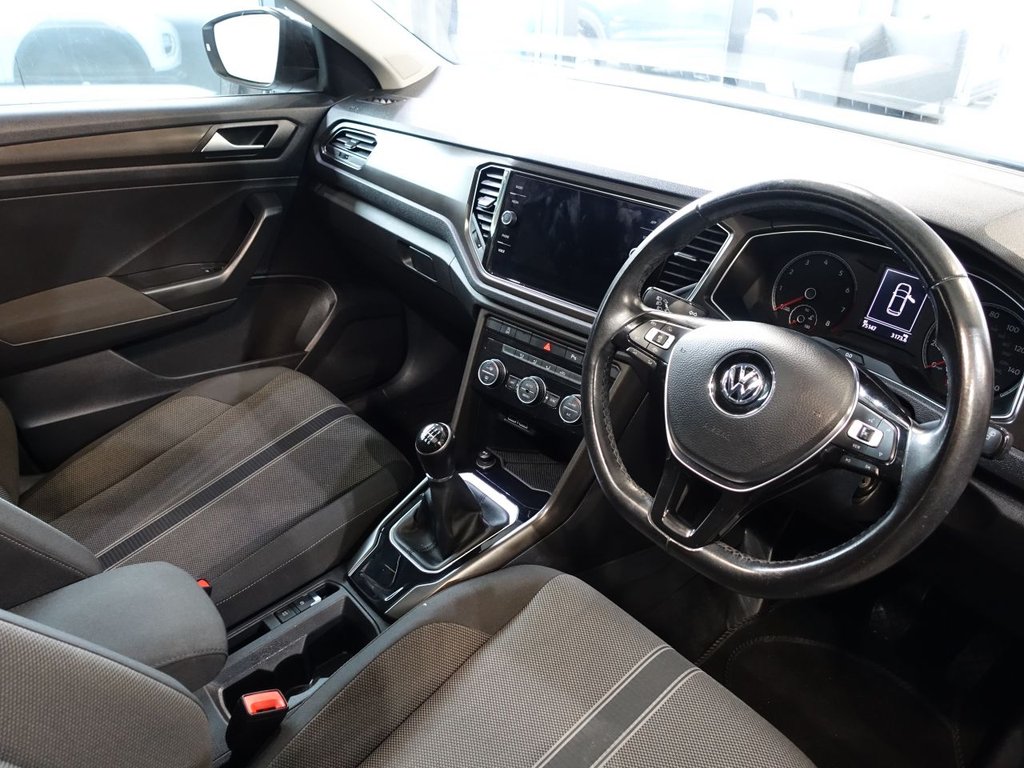 Used Volkswagen T-Roc 2019 for sale - 77905538: Photo 3