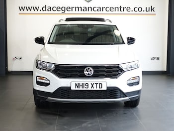 Used Volkswagen T-Roc 2019 for sale - 77905538: Photo