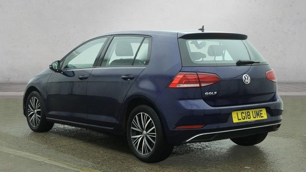 Used Volkswagen Golf 2018 for sale - 77905493: Photo 2