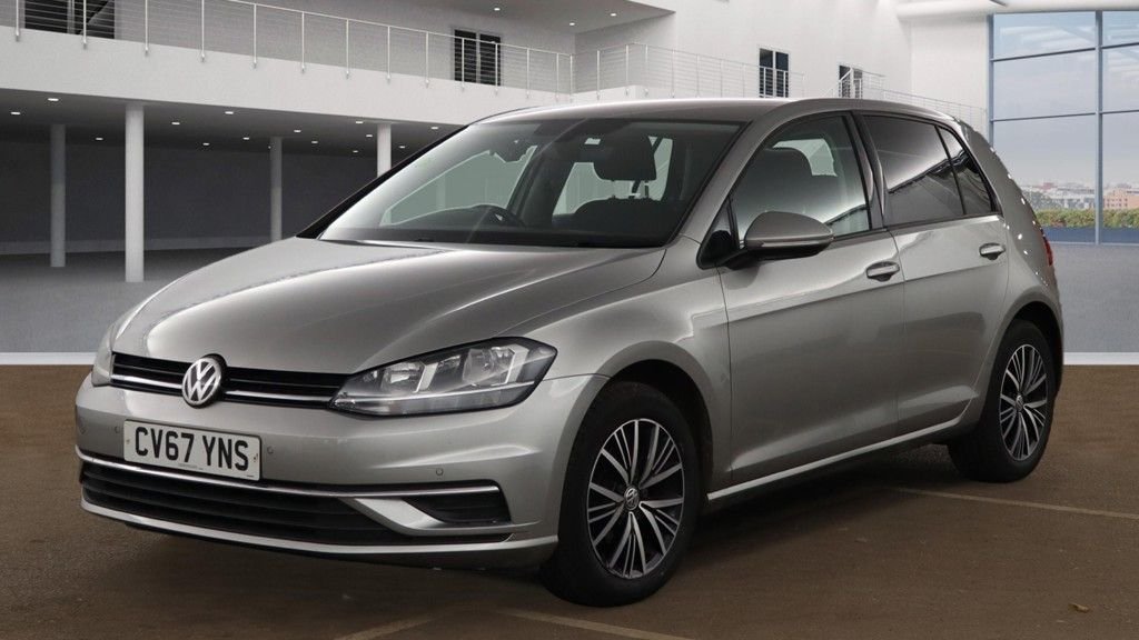 Used Volkswagen Golf 2017 for sale - 76203088: Photo 3