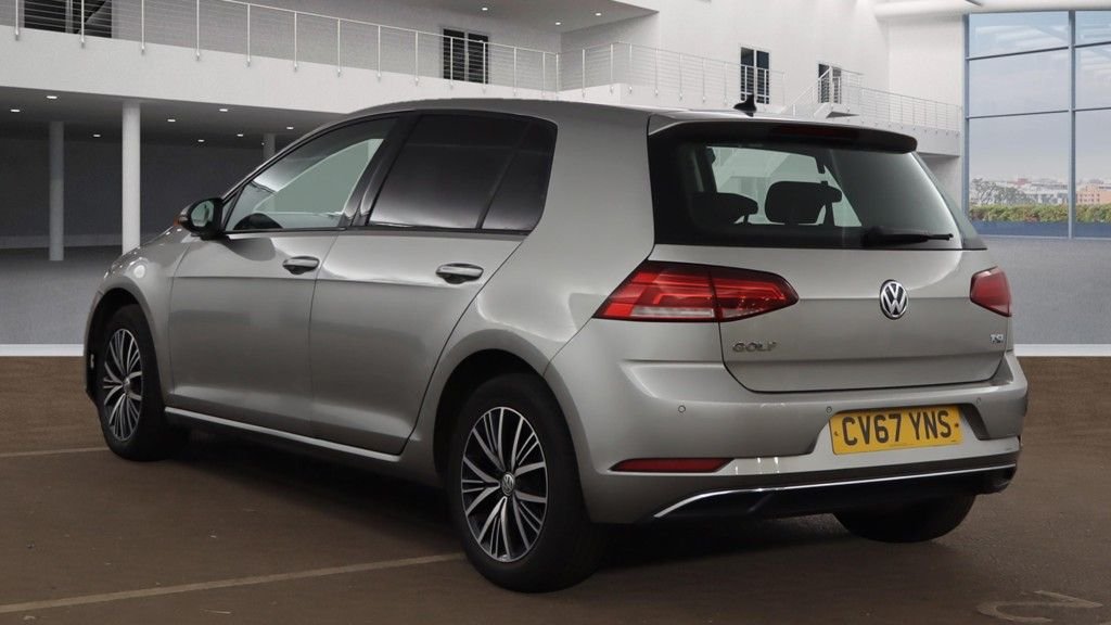 Used Volkswagen Golf 2017 for sale - 76203088: Photo 4