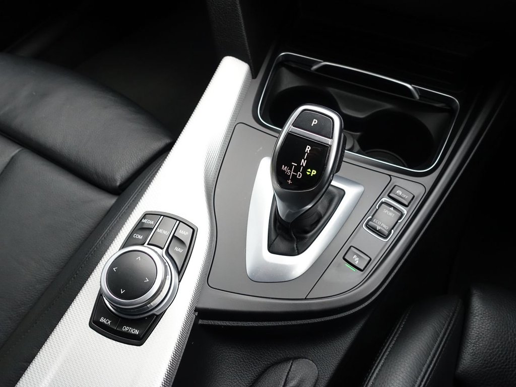 Used BMW 3 Series 2018 for sale - 76203449: Photo 32