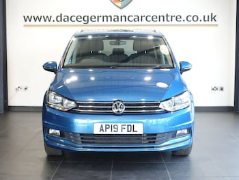 Used Volkswagen Touran 2019 for sale - 79584636: Photo