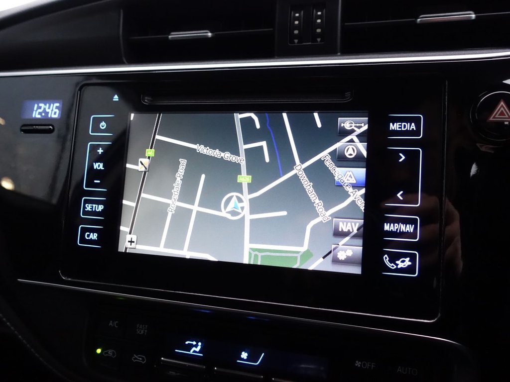 Used Toyota Auris 2015 for sale - 76985943: Photo 2