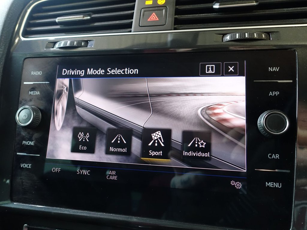 Used Volkswagen Golf 2020 for sale - 77643009: Photo 32